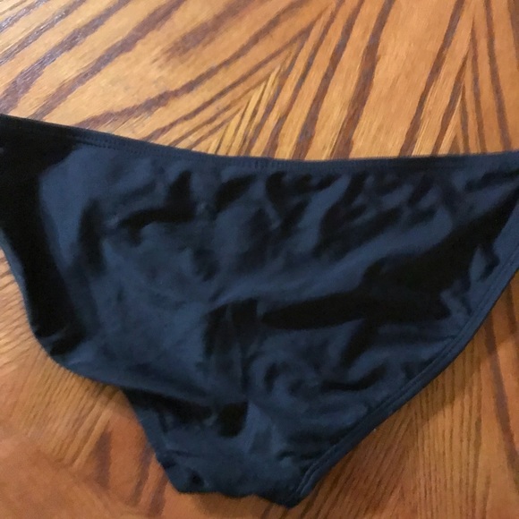 Bikini - Picture 11 of 11